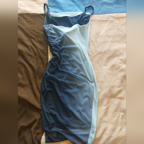 Château- bodycon asymmetrical dress - Picture 3 of 4